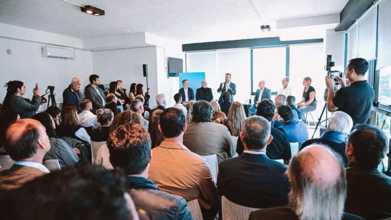 Escobar reunió a más de 80 empresas en una cumbre industrial con eje en innovación y empleo