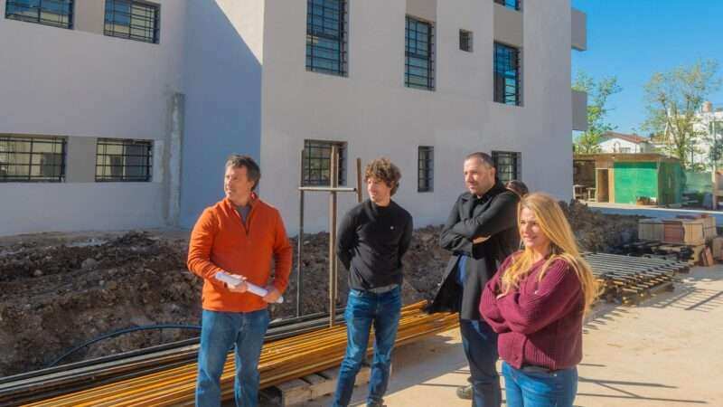 Juan Andreotti recorrió el avance de obra de 92viviendas reactivadas por el Municipio