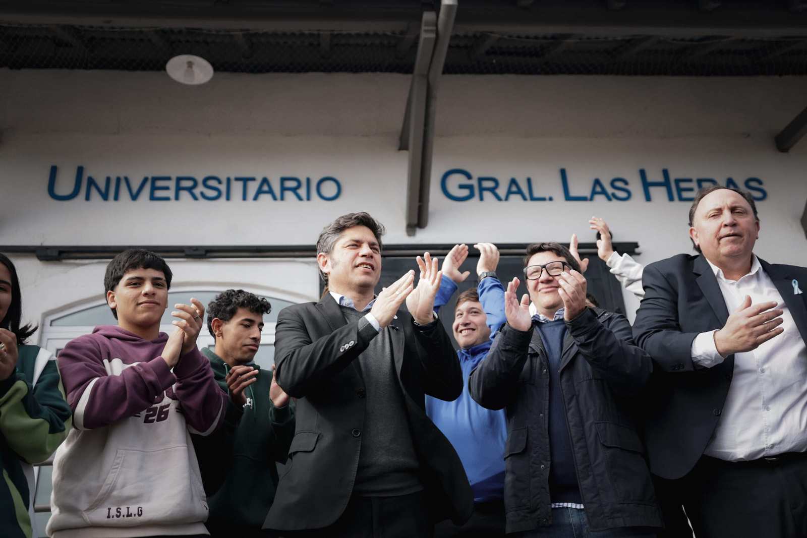 Kicillof inauguró el Polo Universitario de Las Heras y entregó netbooks a estudiantes