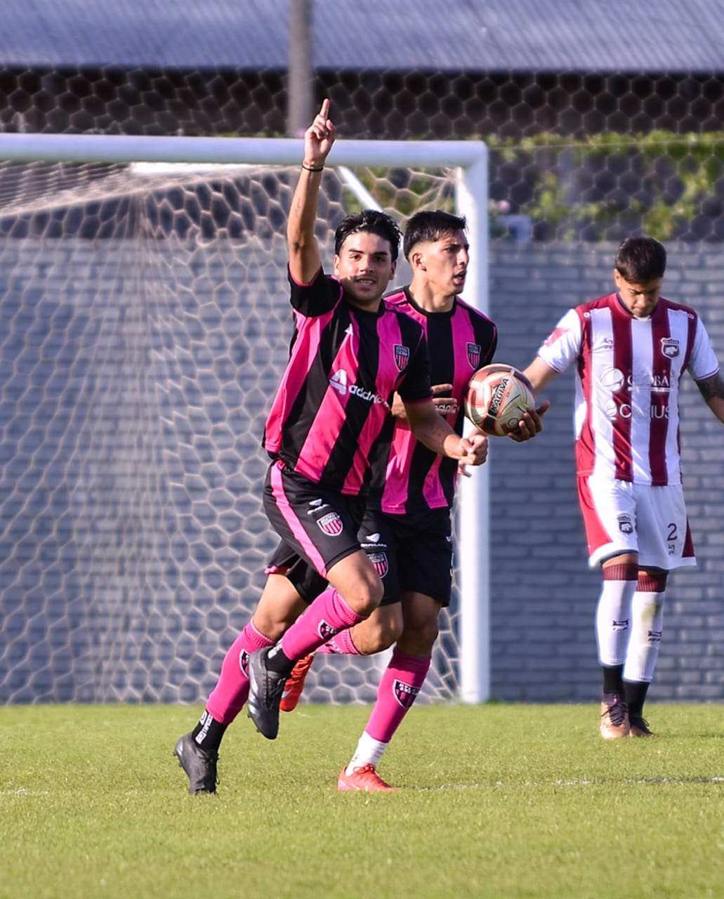 Primera victoria como local para Atlético Escobar en el Federal A