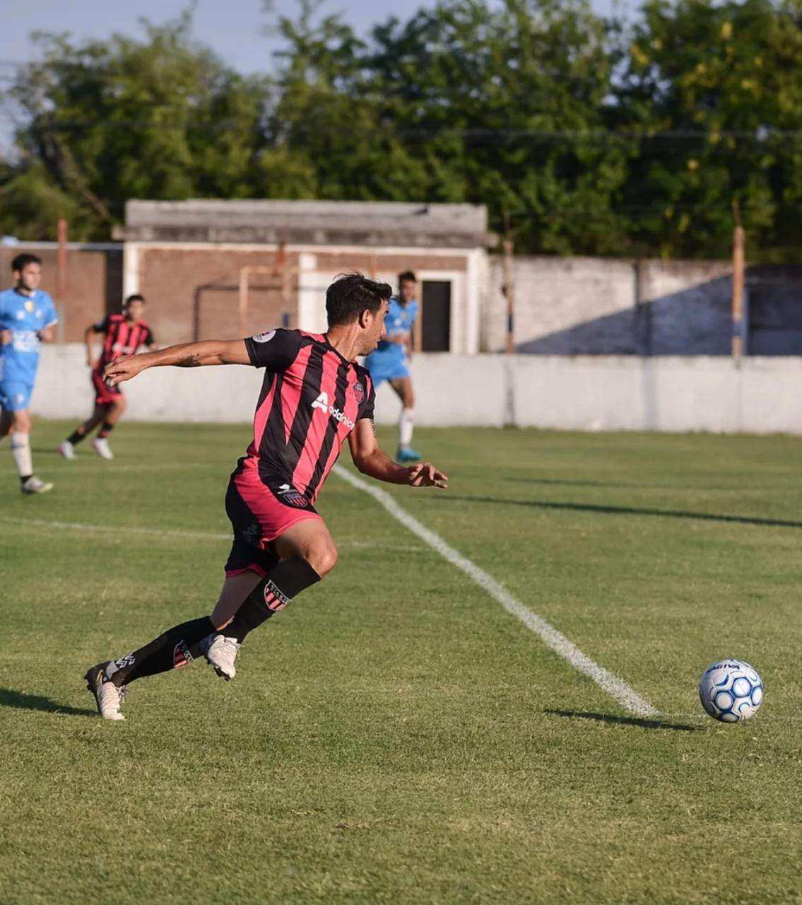 Atlético Escobar libera a 11 jugadores de su plantel de Federal A