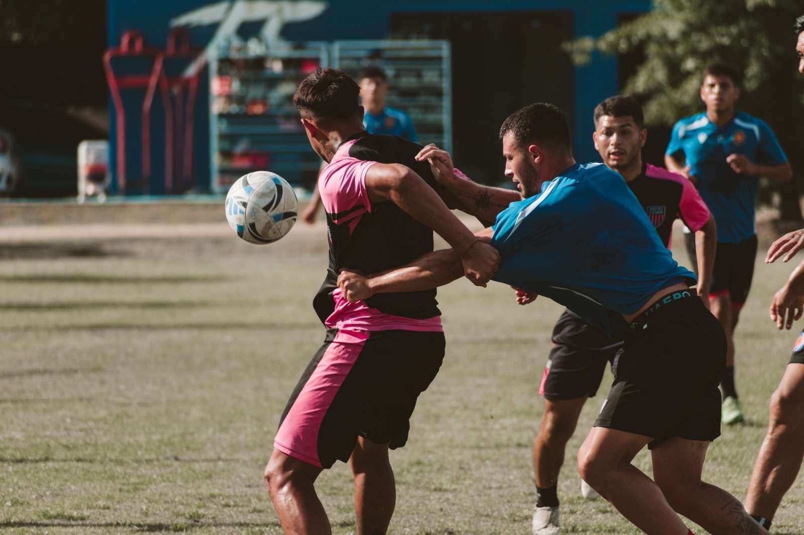 Más de 100 futbolistas anotados para las pruebas de Atlético Escobar
