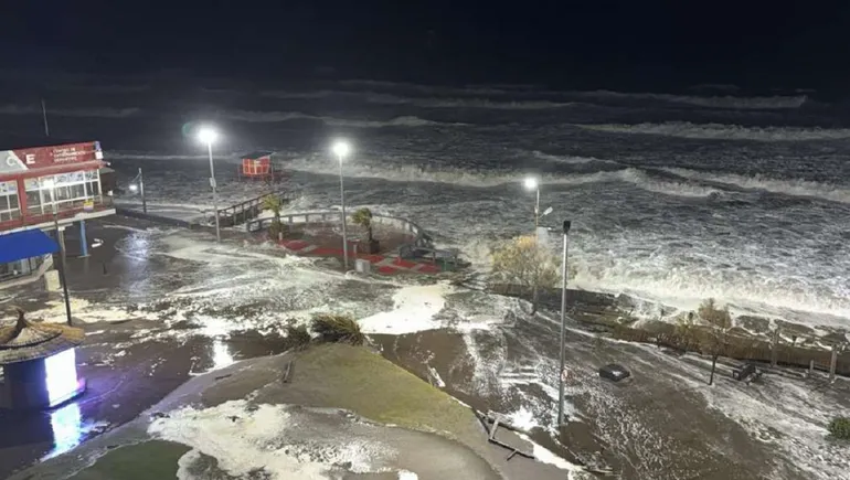 Ciclón extratropical golpea la Costa Atlántica y provoca fuertes vientos y lluvias