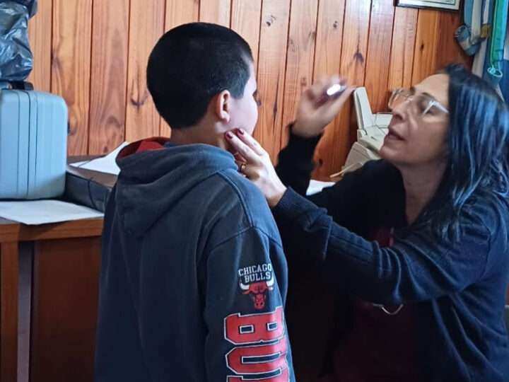 “Salud va a la Escuela”: el Municipio acerca controles médicos a estudiantes de nivel primario