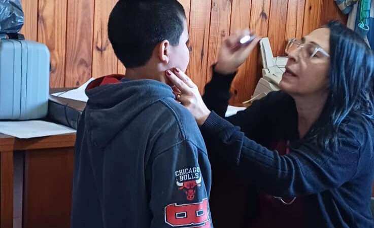 “Salud va a la Escuela”: el Municipio acerca controles médicos a estudiantes de nivel primario