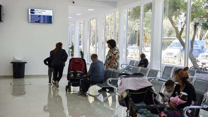 El sistema sanitario municipal de Escobar resiste al desfinanciamiento del gobierno nacional mientras cada día atiende a más gente