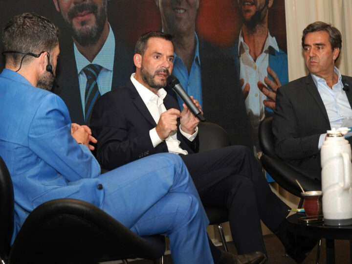 En la UBA, Sujarchuk participó de un foro sobre tecnología y cuidado del ambiente en la gestión de gobierno