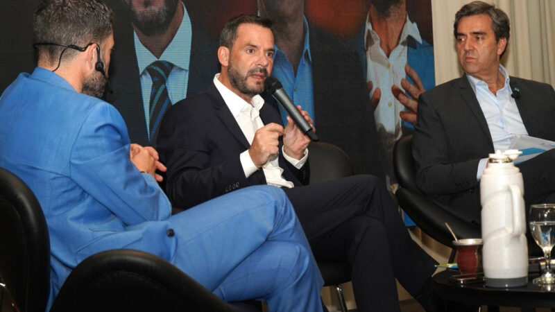 En la UBA, Sujarchuk participó de un foro sobre tecnología y cuidado del ambiente en la gestión de gobierno