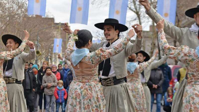 Ariel Sujarchuk: “Este 25 de Mayo defendamos a la Patria en su día”