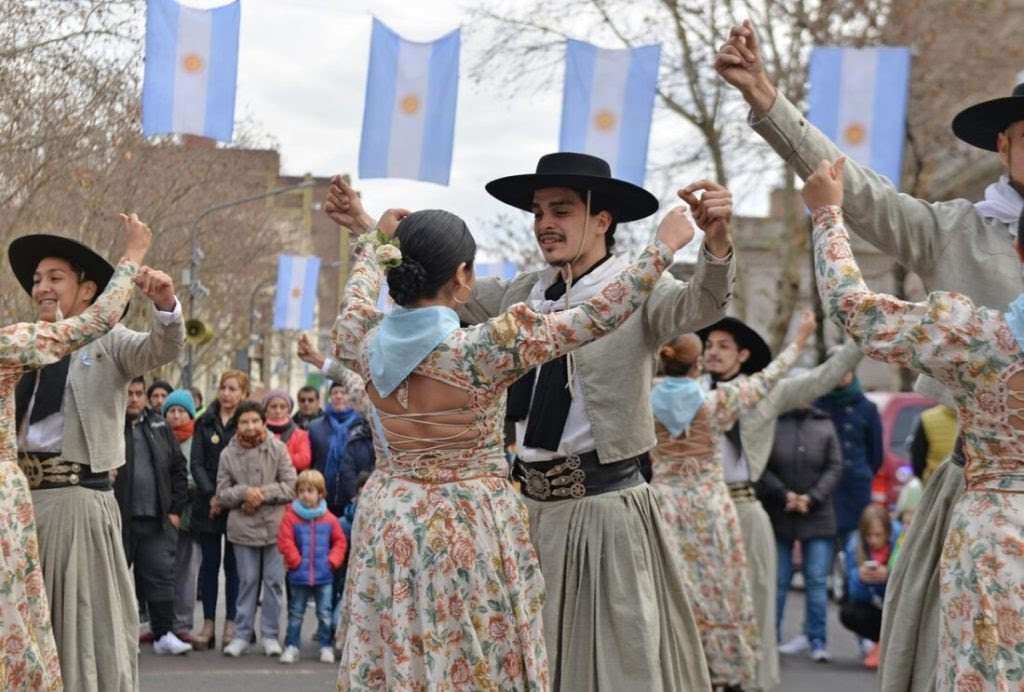 Ariel Sujarchuk: “Este 25 de Mayo defendamos a la Patria en su día”