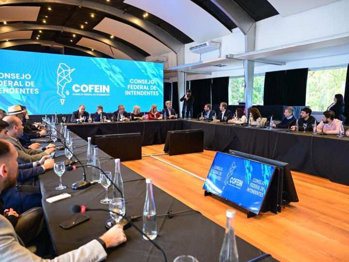 Encuentro del COFEIN en Rosario: Sujarchuk y más de 40 intendentes exigen al Gobierno la restitución de fondos retenidos