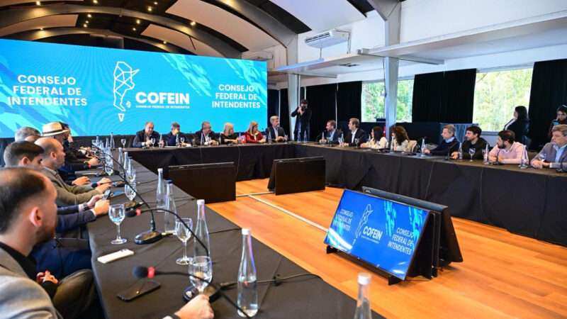 Encuentro del COFEIN en Rosario: Sujarchuk y más de 40 intendentes exigen al Gobierno la restitución de fondos retenidos