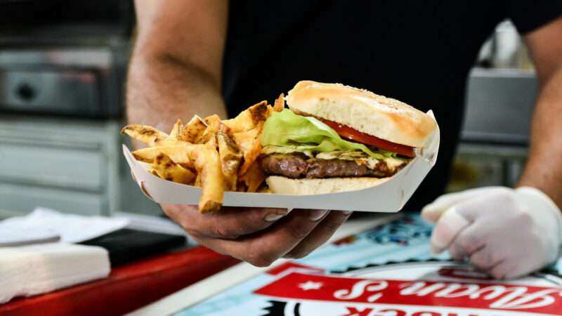 El jueves 28, el Día de las Hamburguesas llega a Escobar con precios especiales y combos irresistibles 