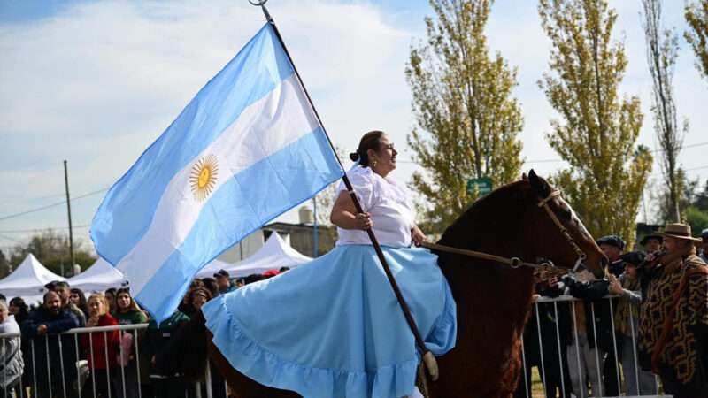 Escobar celebró el 216° aniversario de la Revolución de Mayo con una multitudinaria fiesta de tradición, cultura y solidaridad