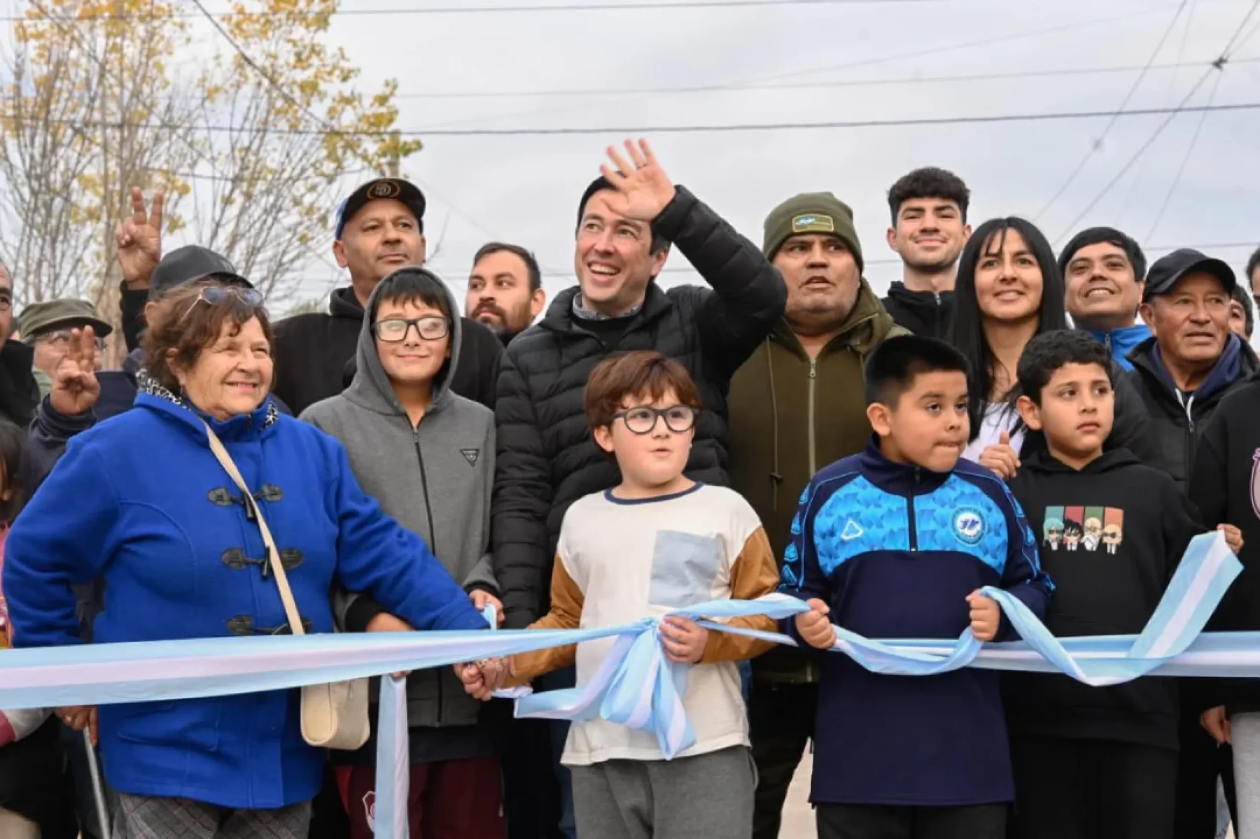 Nardini inauguró cinco nuevas cuadras en el barrio Rodríguez