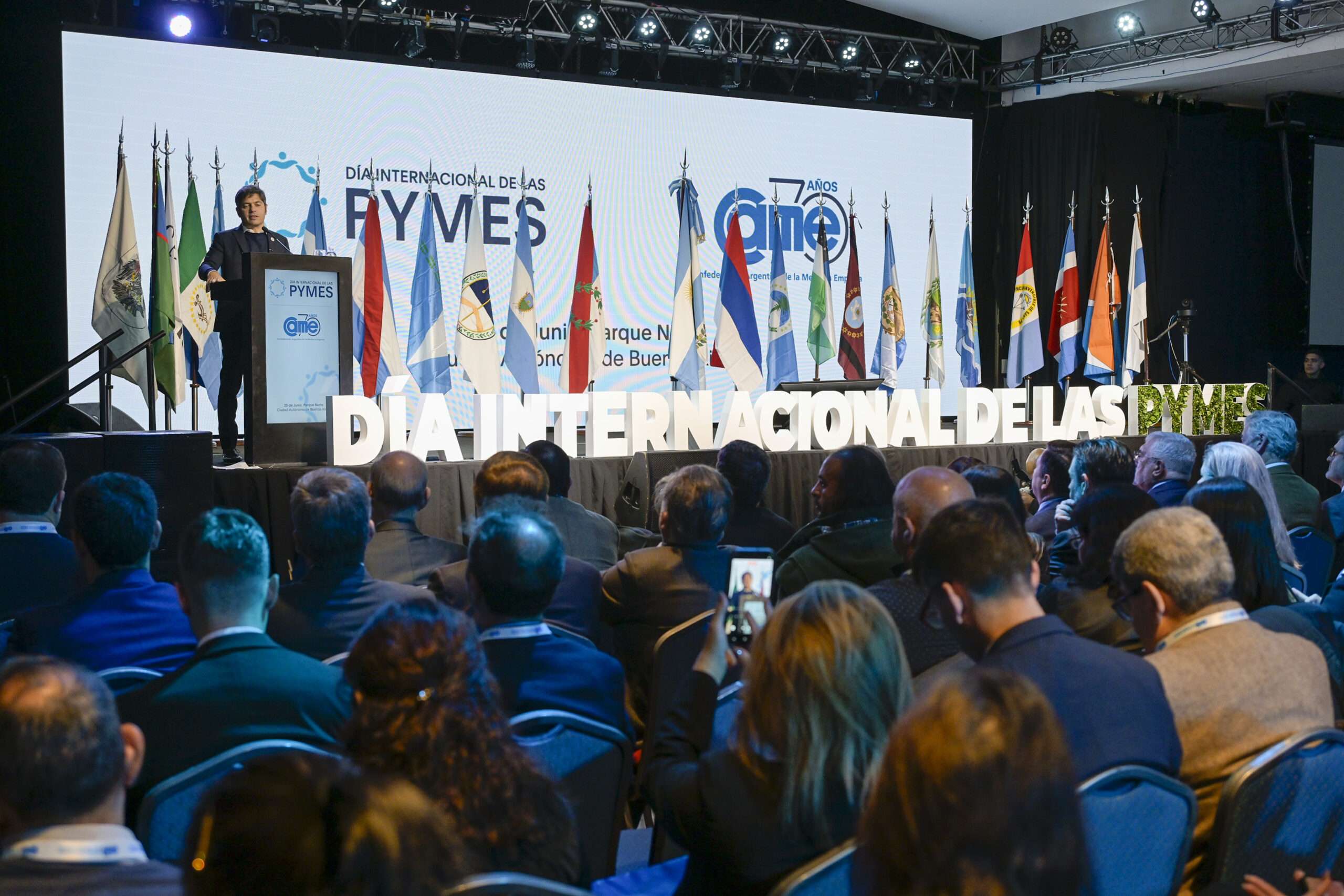 Kicillof: “La política económica del Gobierno nacional es incompatible con la industria y el desarrollo de las pymes locales”