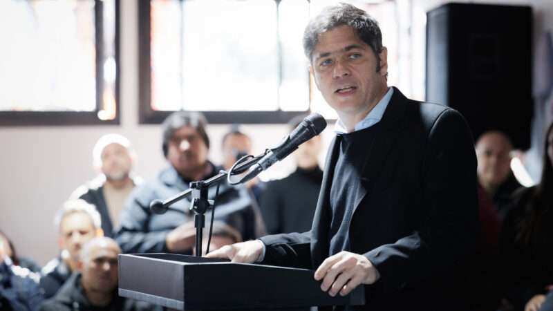 Kicillof inauguró una colectora clave en Hudson y un SUM para más de 800 familias en Berazategui