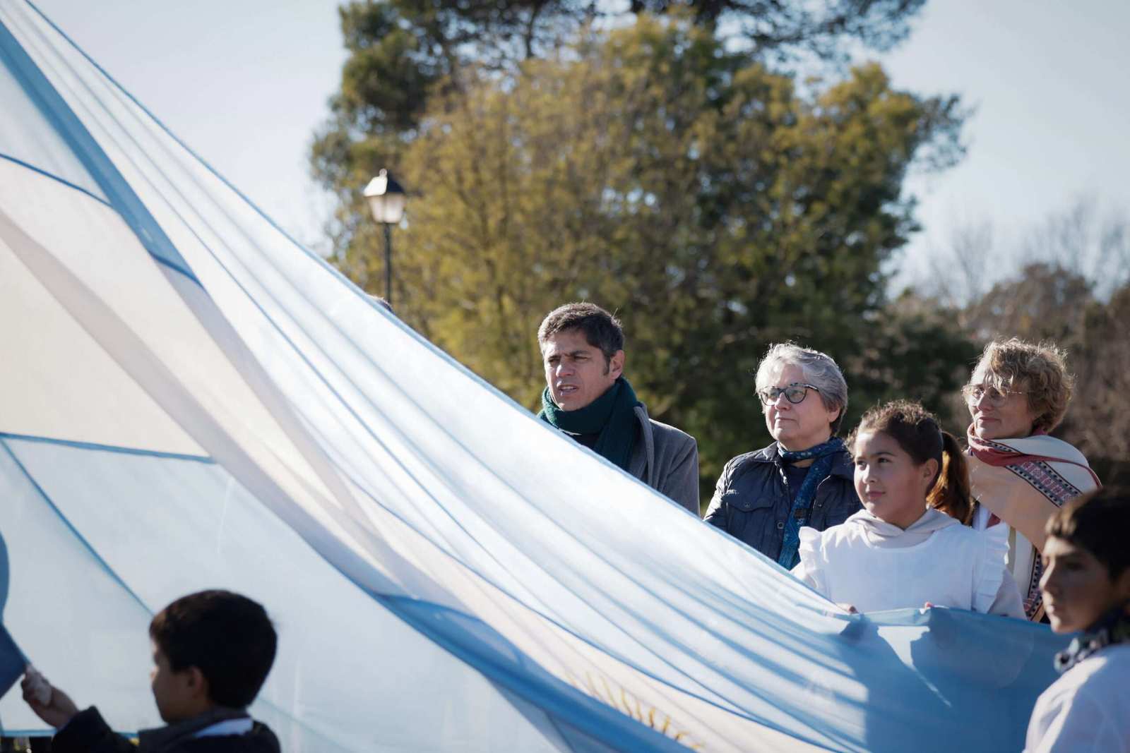 Kicillof encabezó la promesa a la bandera en San Jorge y anunció obras  para el desarrollo local