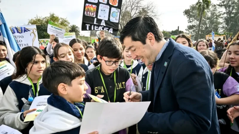 Leo Nardini acompañó a estudiantes en la Promesa Ambiental