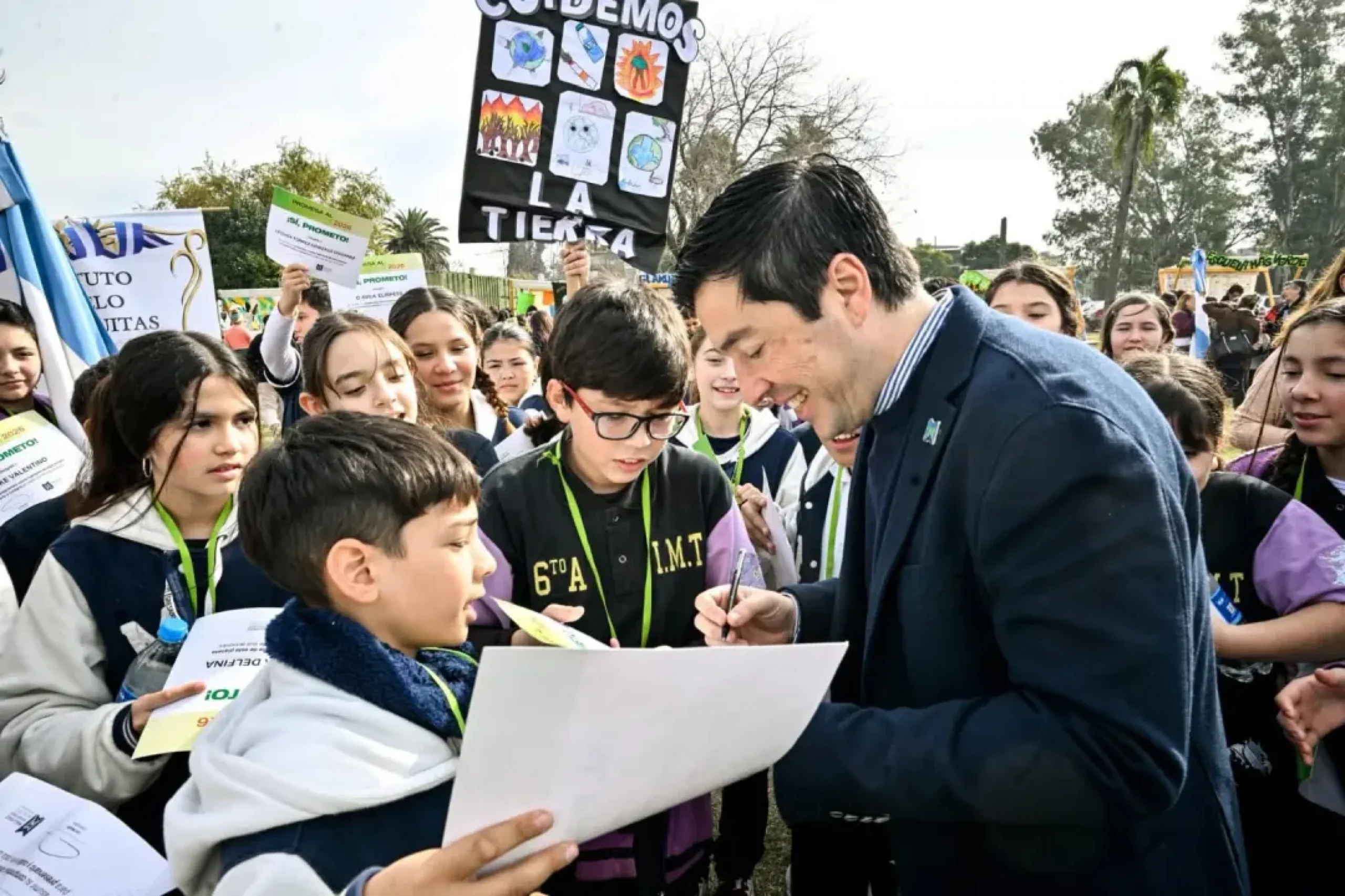 Leo Nardini acompañó a estudiantes en la Promesa Ambiental
