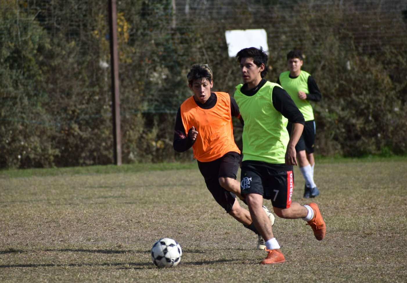 Atlético Escobar inicia con éxito las pruebas: siete jugadores ya fueron seleccionados por el DT Ábalos