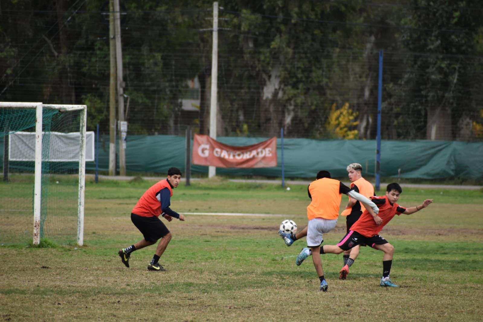 Atlético Escobar intensifica su búsqueda de talentos: 13 jugadores avanzan en el proceso de selección