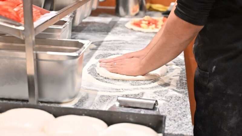 Escobar Suma Dos Opciones Para Los Amantes De La Pizza
