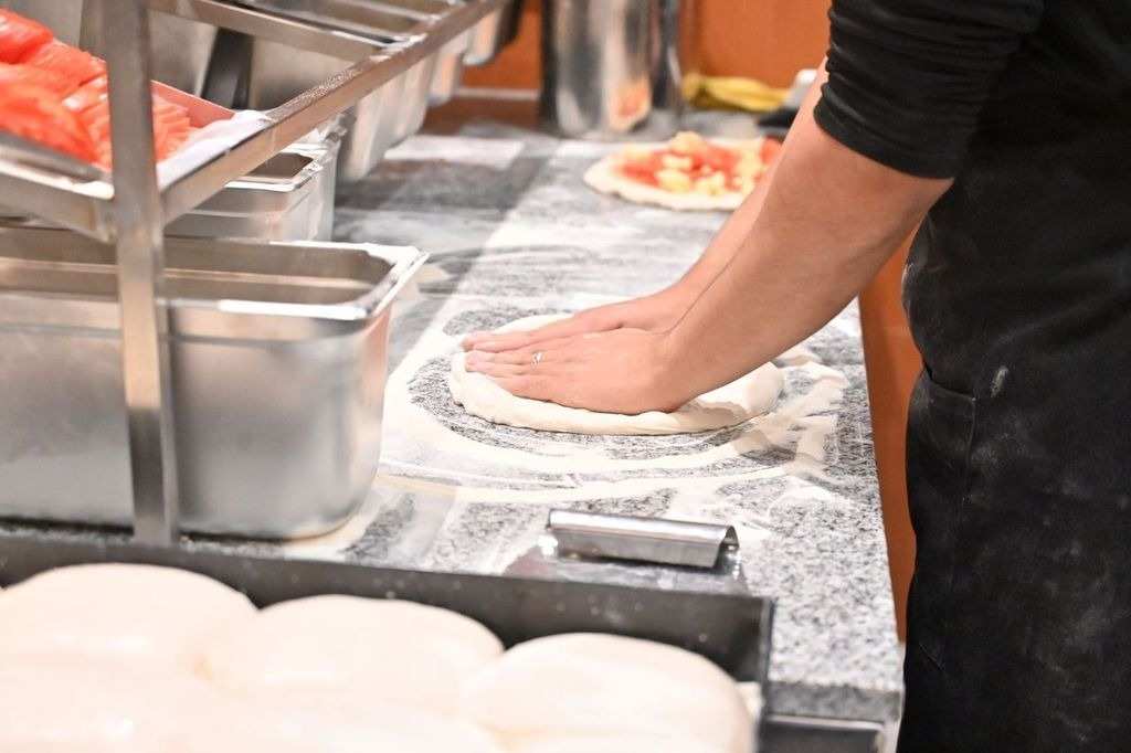 Escobar Suma Dos Opciones Para Los Amantes De La Pizza