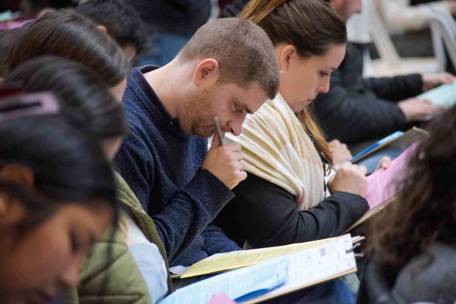 Miles de profesionales participaron del primer Examen de Residencias Bonaerenses