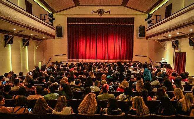 El Teatro Seminari reabre sus puertas este viernes con entradas agotadas para la obra de Diego Capusotto
