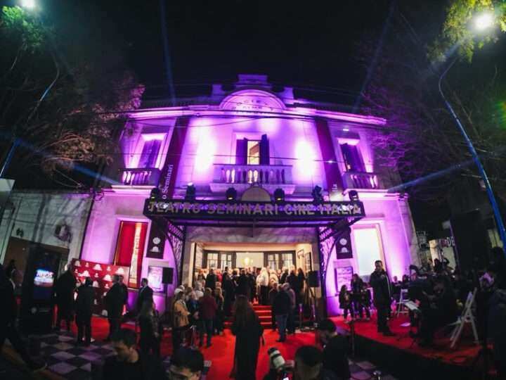 El Teatro Seminari reabrió sus puertas y reafirma su lugar como emblema cultural de Escobar 