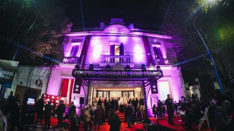 El Teatro Seminari reabrió sus puertas y reafirma su lugar como emblema cultural de Escobar 