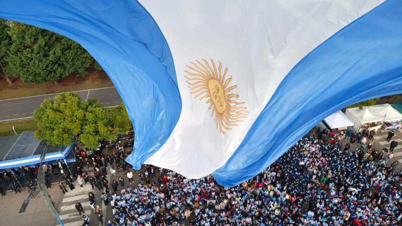 Garín celebró su 133° aniversario con una multitudinaria Promesa a la Bandera de más de 3.200 estudiantes