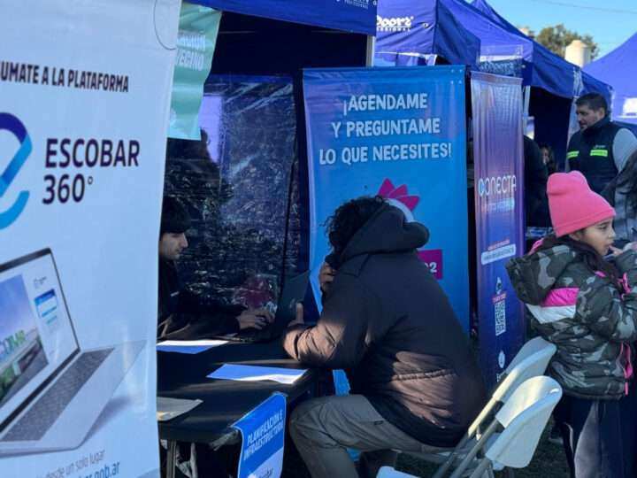 Cientos de vecinos realizaron sus trámites en Punto de Encuentro, el programa que lleva los servicios municipales a todos los barrios