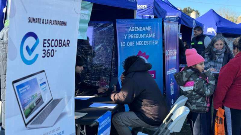 Cientos de vecinos realizaron sus trámites en Punto de Encuentro, el programa que lleva los servicios municipales a todos los barrios