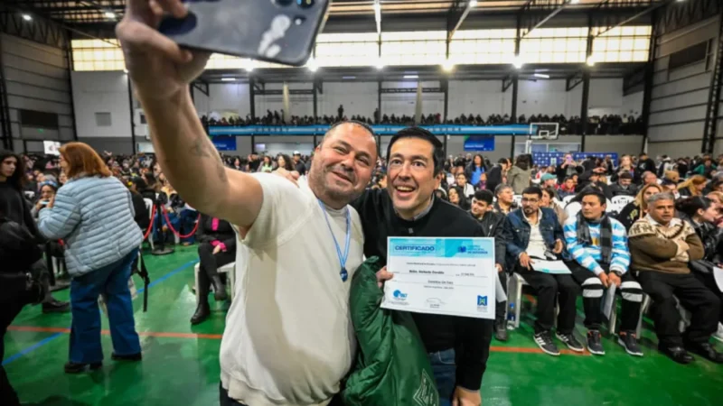 Nardini entregó 1989 nuevos diplomas a egresados del Centro Municipal de Estudios