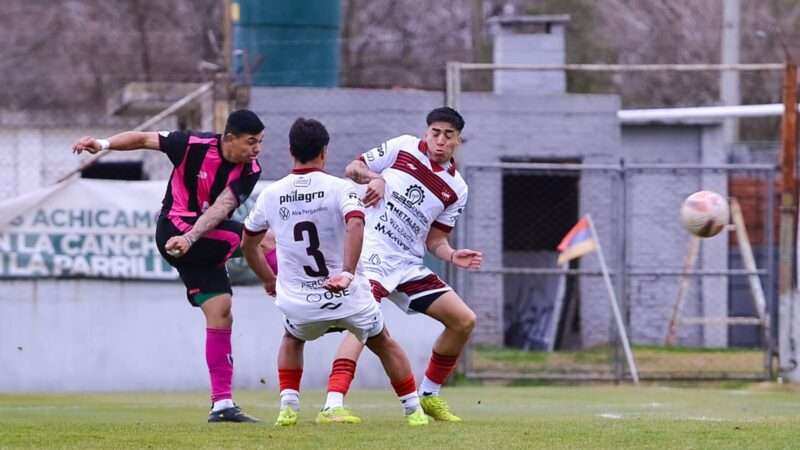 Más que una victoria: Atlético Escobar mostró carácter y bajó a Douglas Haig de la punta del Federal A