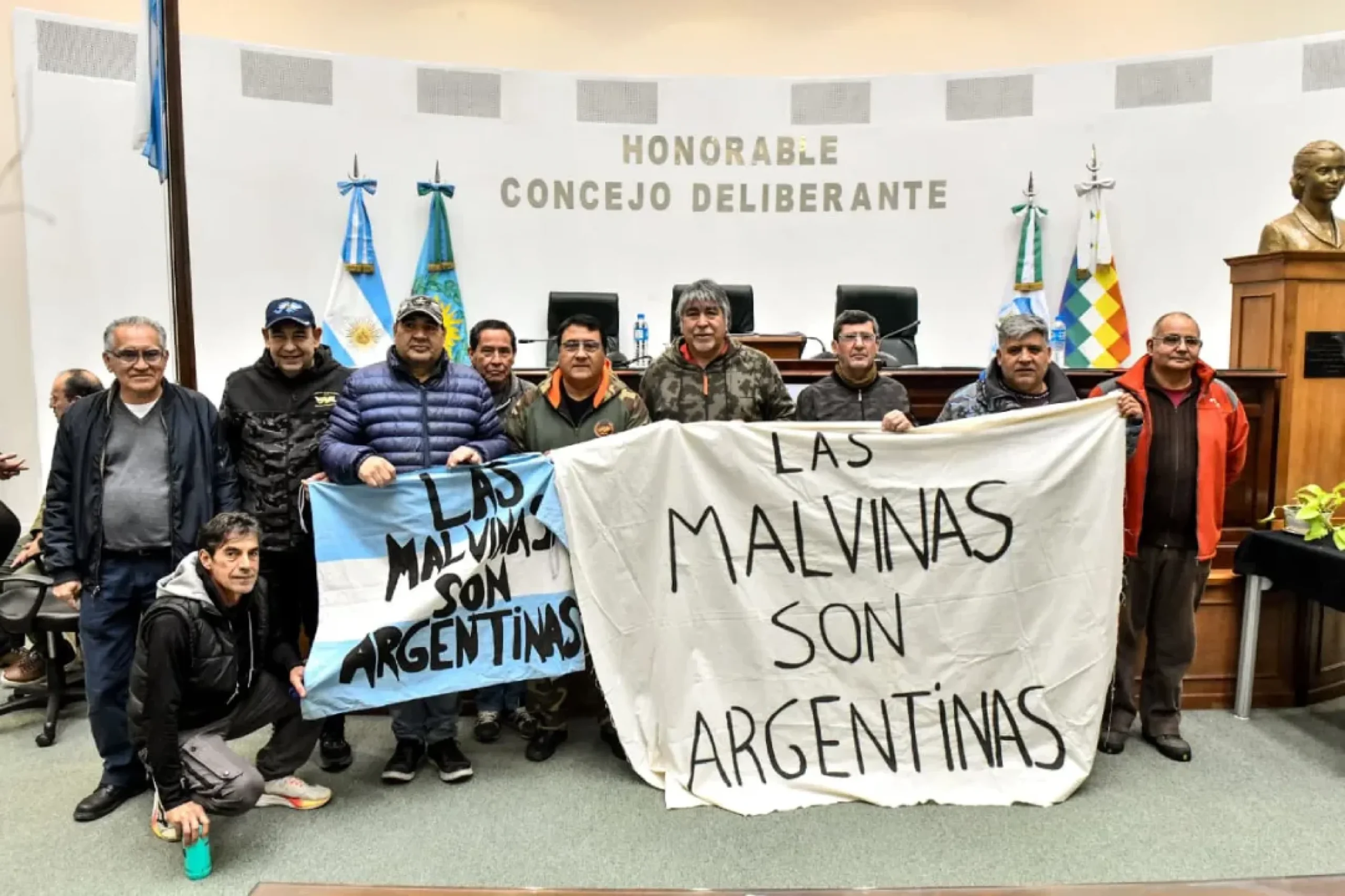“Una caricia al alma”: con la presencia de veteranos, Malvinas Argentinas reconoció el gesto soberano de la Selección Argentina de fútbol