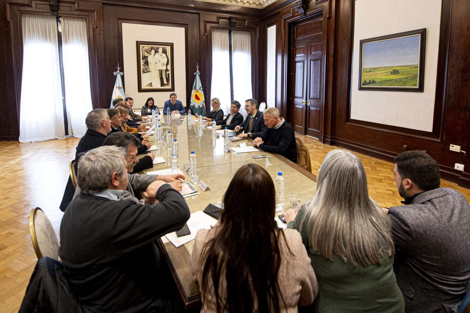 Kicillof y Cuattromo firmaron convenios por más de $14.000 millones para fortalecer municipios y apoyar a emprendedores
