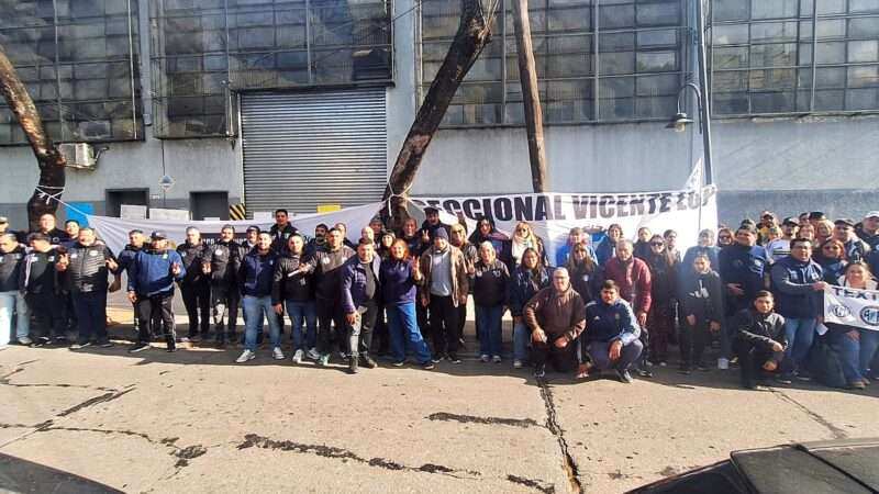 Conflicto en Khamsin: denuncian bloqueo a trabajadores, sueldos impagos y graves irregularidades laborales en una textil de Vicente López