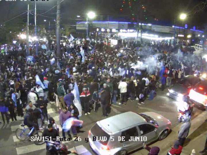 Maquinista Savio: dos detenidos por agredir a policías durante los festejos