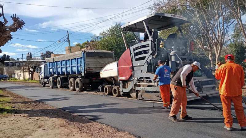 Ing. Maschwitz: la Municipalidad pavimenta 10 cuadras clave para descomprimir avenida Villanueva