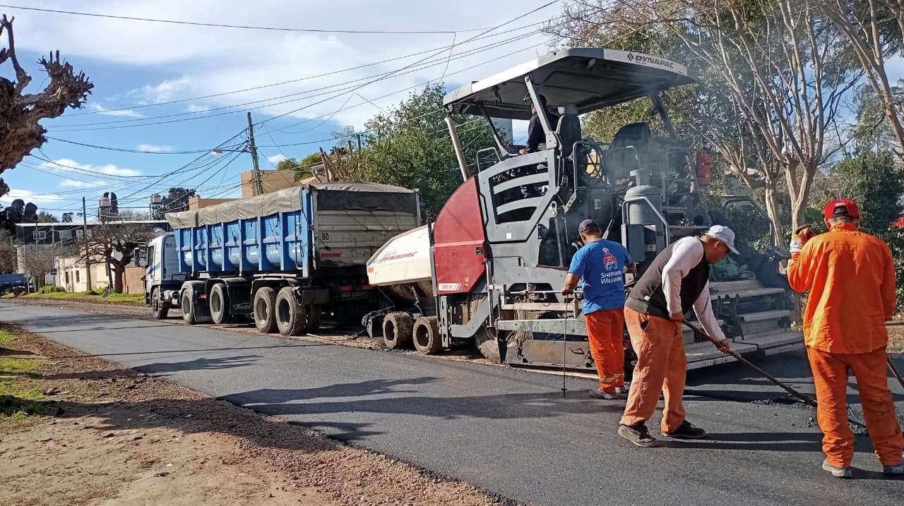 Ing. Maschwitz: la Municipalidad pavimenta 10 cuadras clave para descomprimir avenida Villanueva