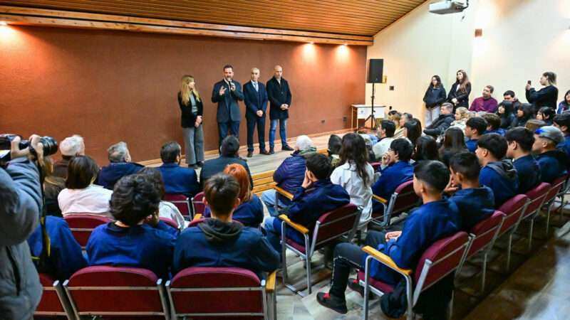 La Municipalidad entregó por primera vez un Fondo de Fortalecimiento para las escuelas técnicas, agrarias y los centros de formación profesional del distrito 