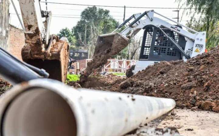 Barrio Las Glorias: quedó habilitada la red cloacal tras las gestiones del Municipio con AySA