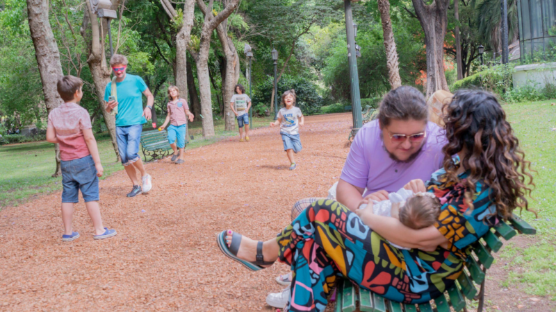 Solo el 46% de los argentinos considera muy importante tener hijos, frente al 77% de hace diez años