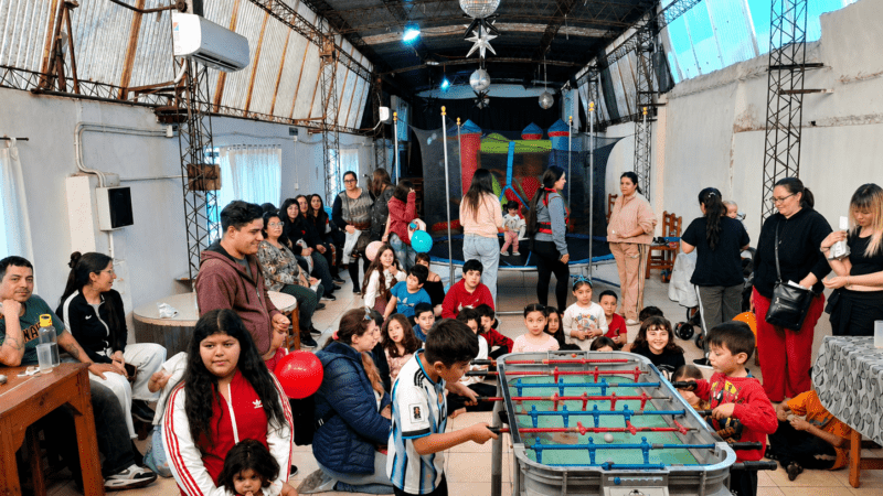 Una tarde de sonrisas y juegos: el Centro de Jubilados “Luna de Otoño” celebró el Día del Niño