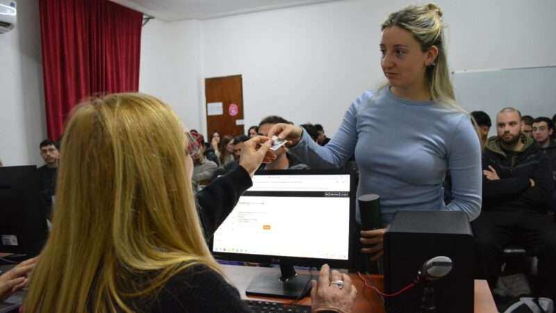 La Provincia incorpora más de 1700 profesionales al sistema sanitario