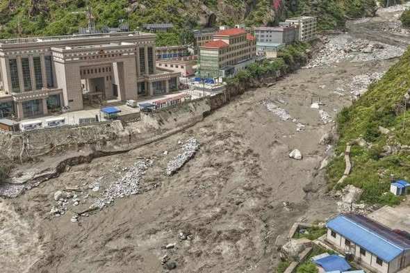 Catástrofe en el Himalaya: al menos 160 muertos y más de 1.000 desaparecidos entre Nepal y Tíbet