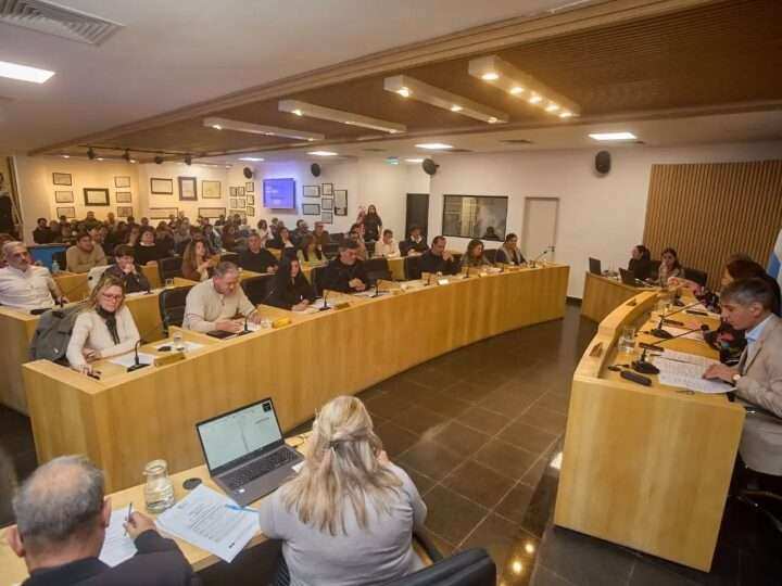 Escobar avanza en la delimitación oficial de sus barrios y reconoce a vecinos destacados